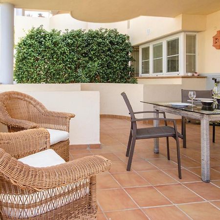 Beautiful Apartment In Marbella-Cabopino With 2 Bedrooms, Wifi And Outdoor Swimming Pool المظهر الخارجي الصورة